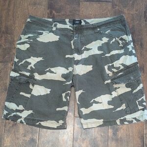 ⭐ 3/$12 ⭐ Men's Camouflage Cargo Shorts